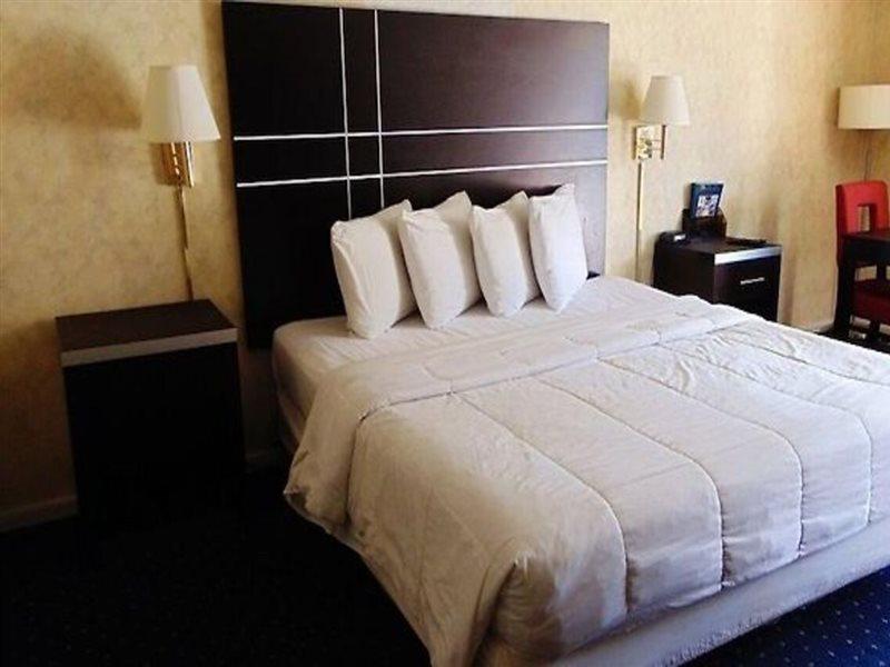 Oceanside Lodge Marmora 외부 사진
