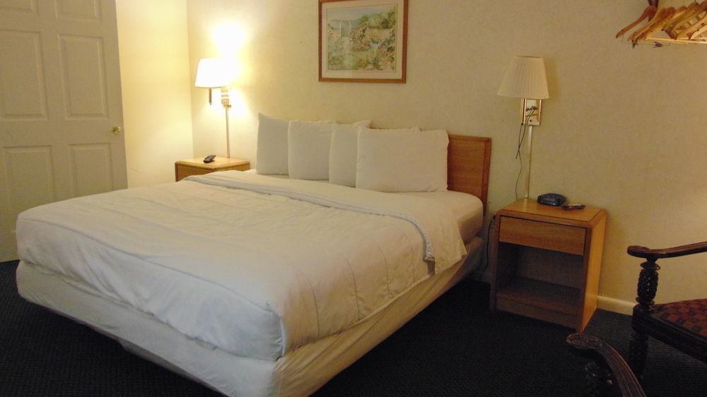 Oceanside Lodge Marmora 외부 사진